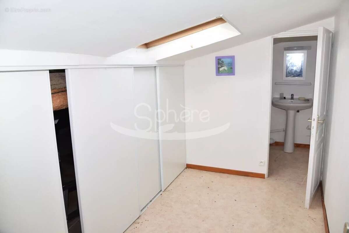 Maison à CONILHAC-DE-LA-MONTAGNE