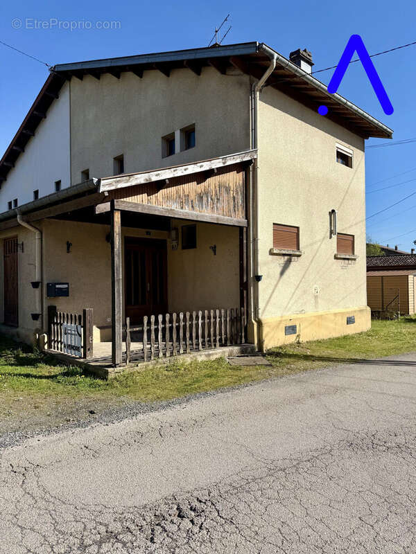 Maison à ETIVAL-CLAIREFONTAINE