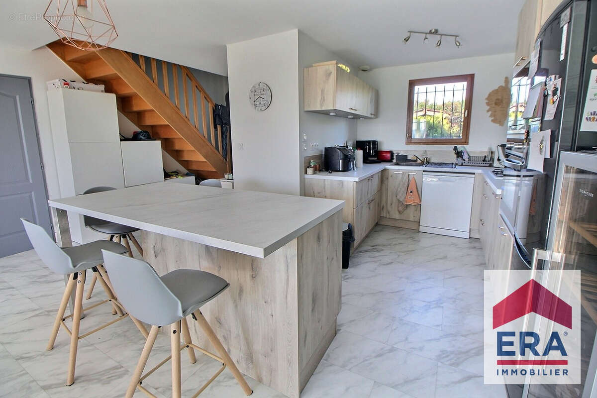 Maison à SUZE-LA-ROUSSE