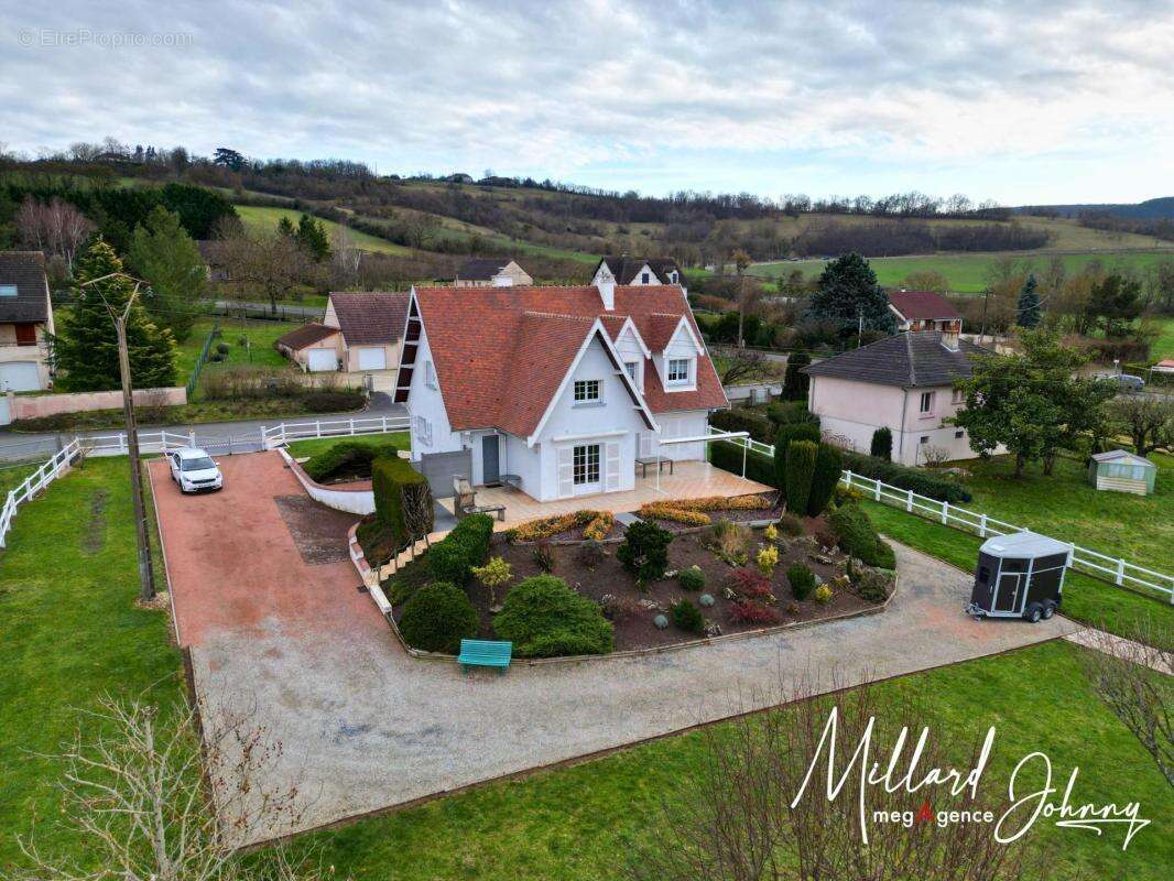 Maison à SAINT-LEGER-SUR-DHEUNE