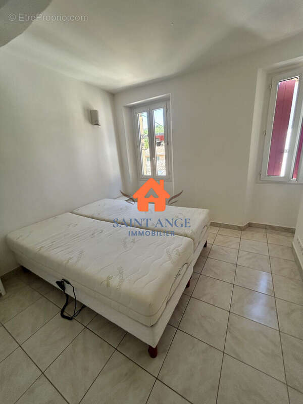 Appartement à COLLOBRIERES