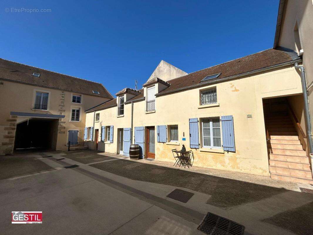 Appartement à NEUVILLE-SUR-OISE