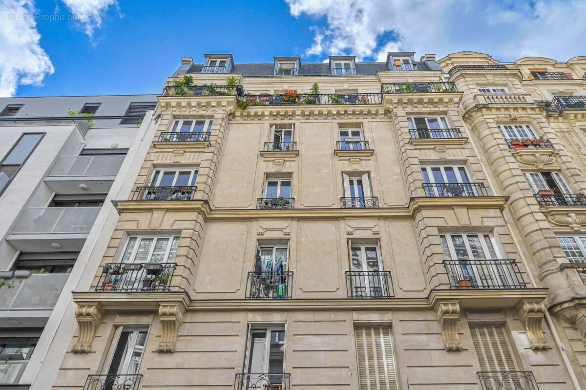 Appartement à PARIS-18E