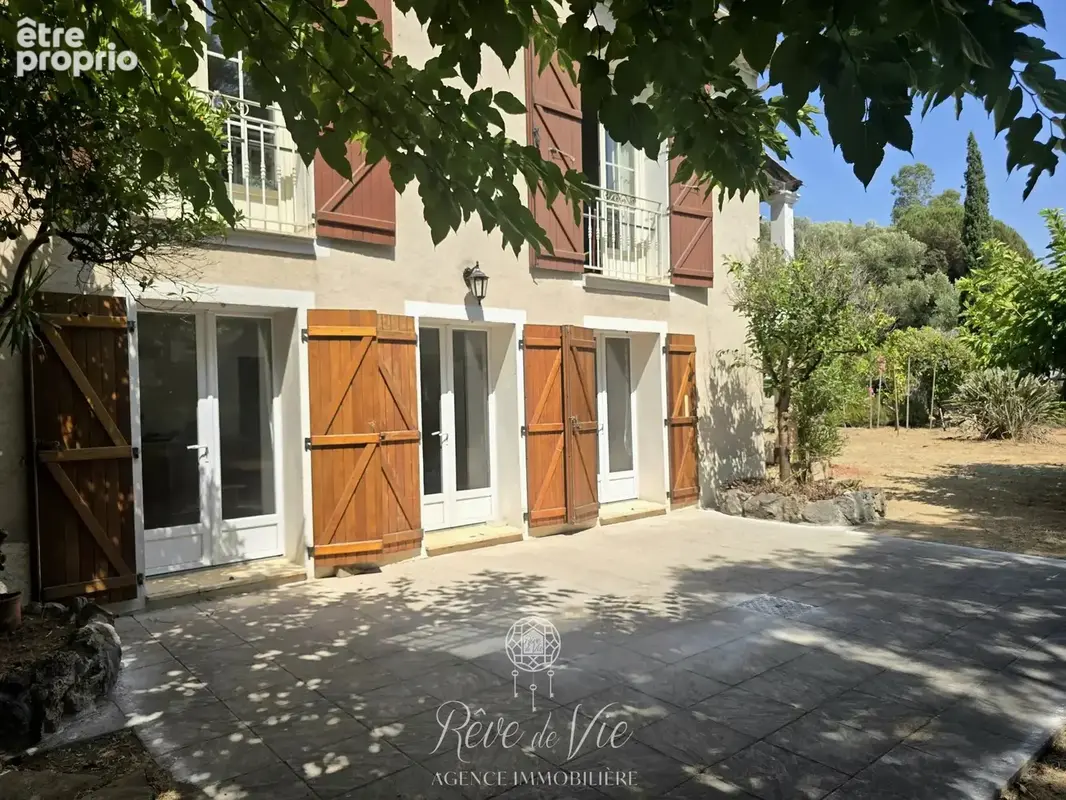 Maison à rénover le lavandou centre-ville proche plages - photo 1