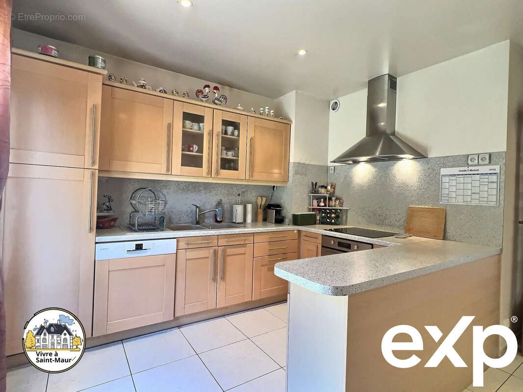 Maison à CHENNEVIERES-SUR-MARNE