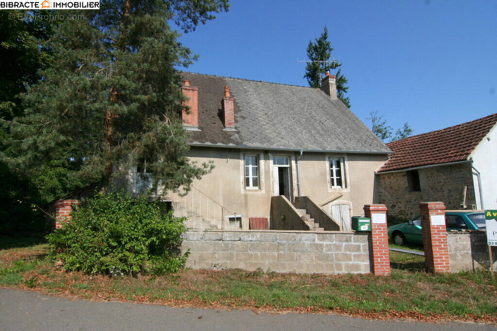 Maison à CHARBONNAT