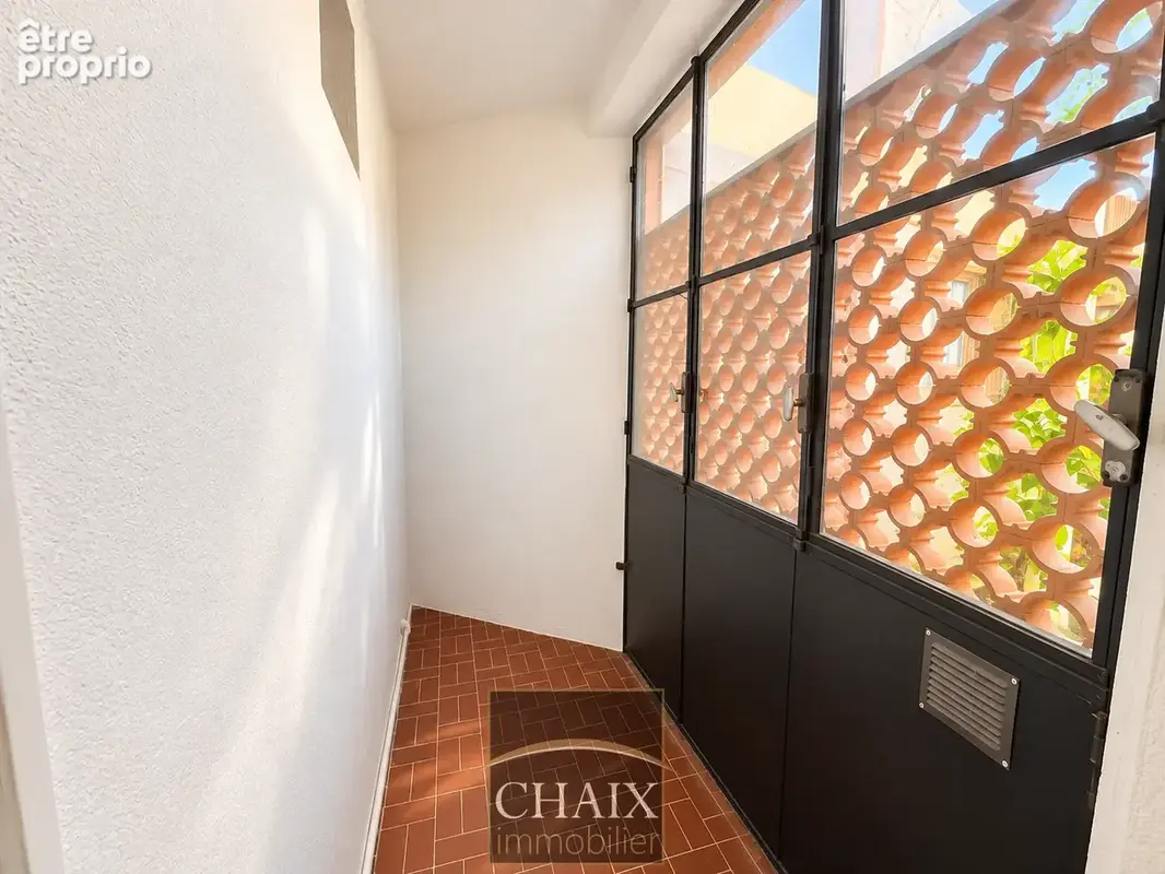 Aubagne Type 3 avec balcon et stationnement - photo 4