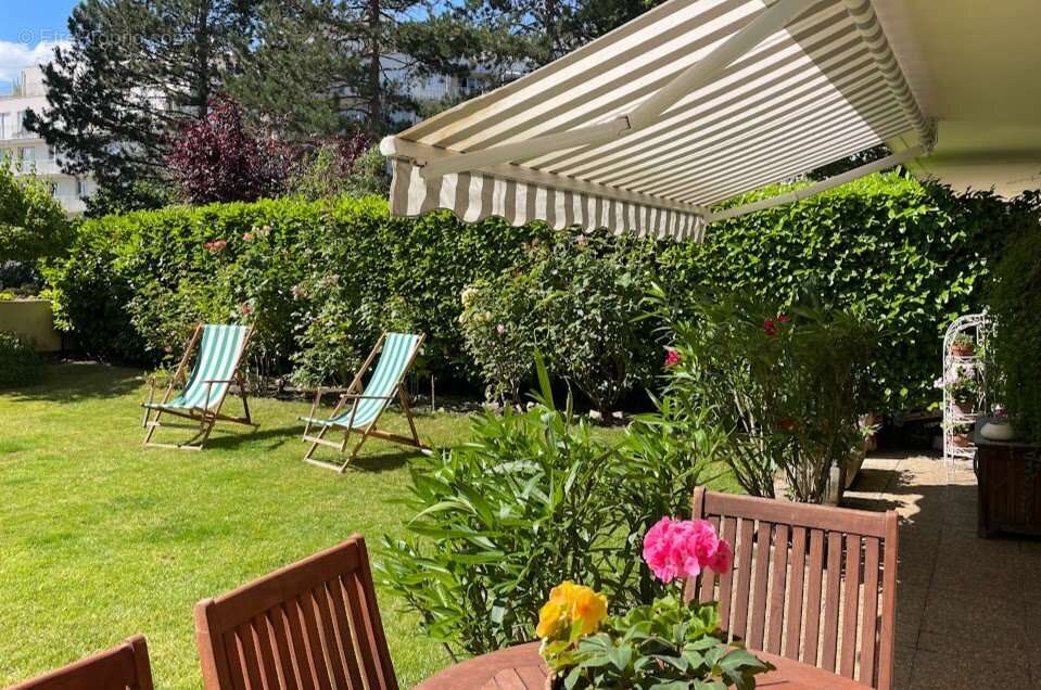 Appartement à VERSAILLES