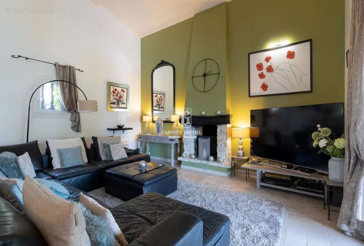 Maison à ROQUEFORT-LES-PINS