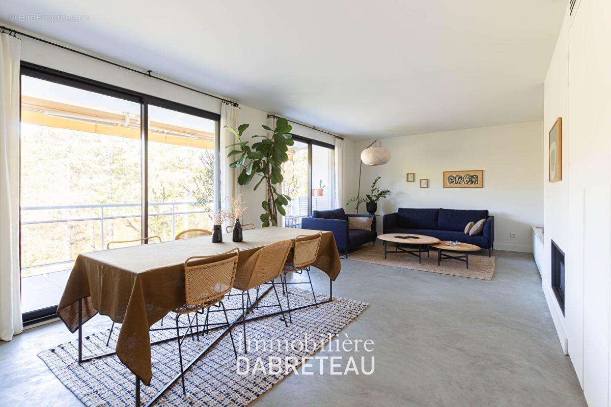 Appartement à CHARBONNIERES-LES-BAINS