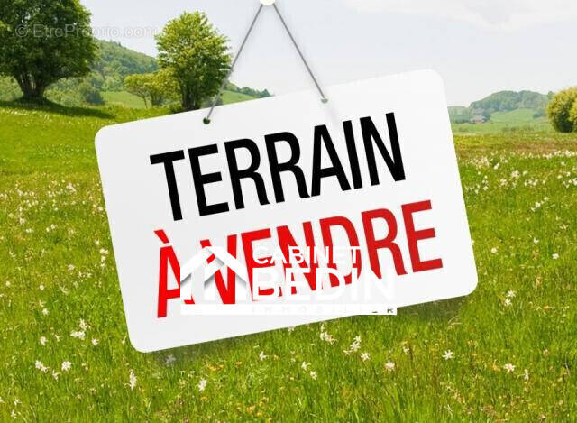 Terrain à COUTRAS