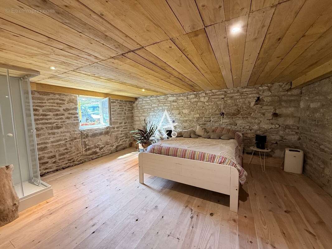 Maison à SAINT-THURIEN