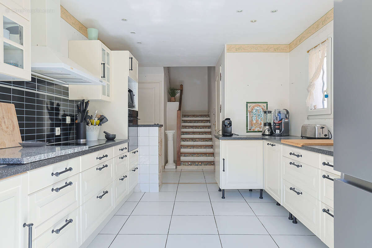 Maison à SOLLIES-TOUCAS