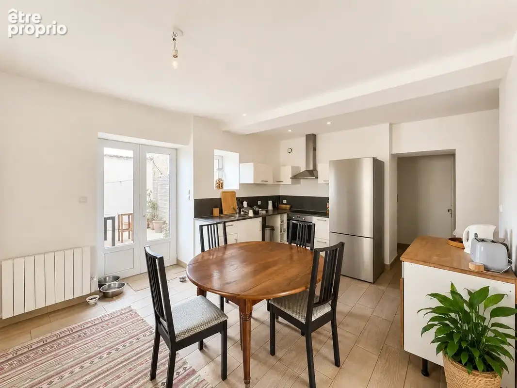 Oytier-Saint-Oblas : maison 116m2 - 3 chambres - avec jardin - photo 2
