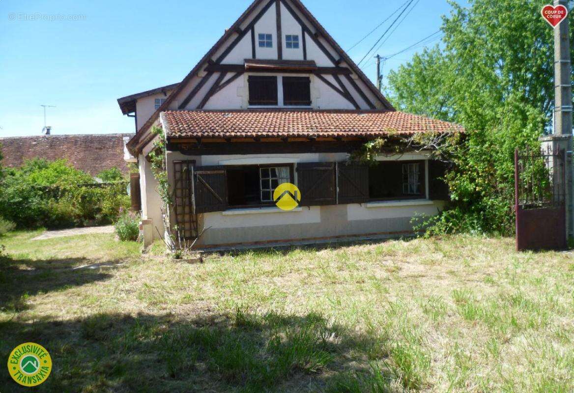 Maison à SAINT-AMAND-MONTROND