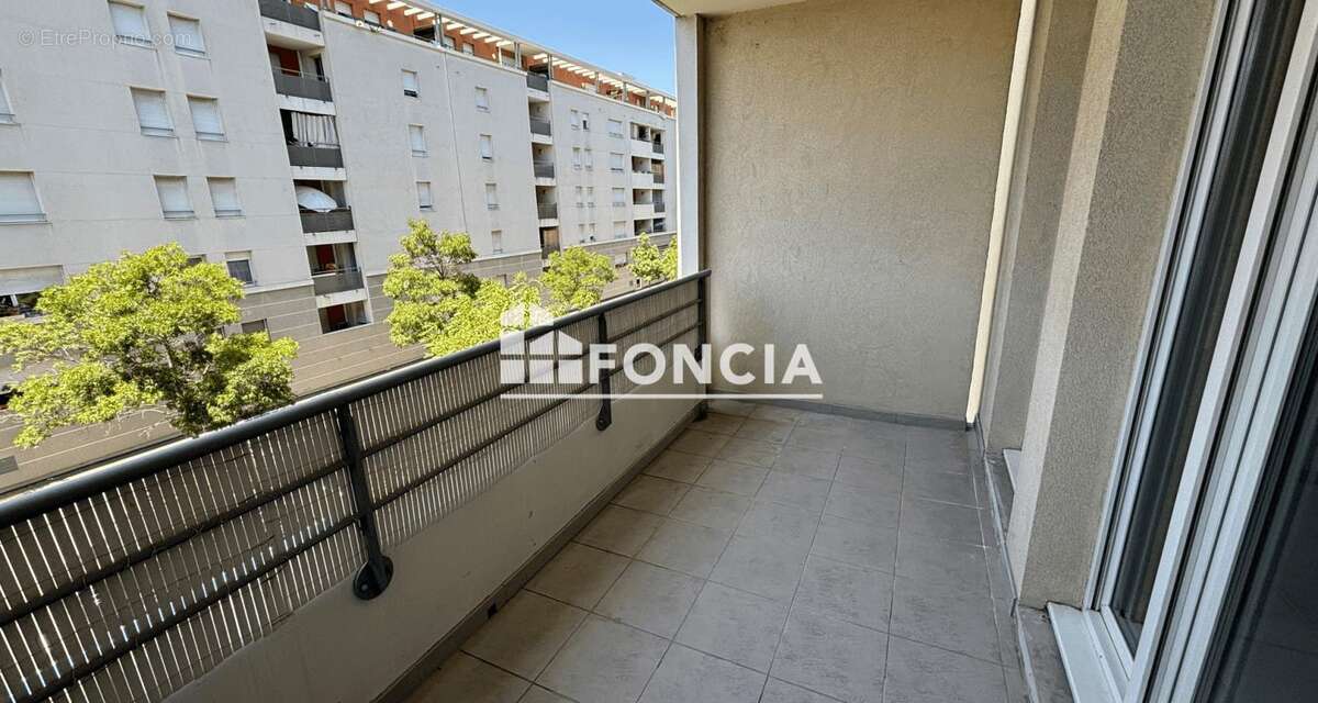 Avignon proche rempart Beau T2 avec balcon et parking - photo 4