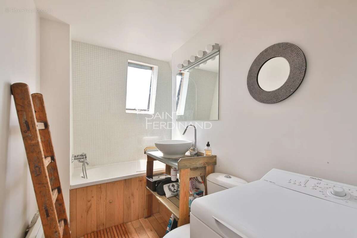 Appartement à PARIS-17E