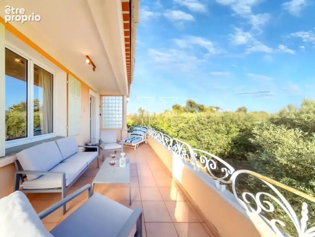 Sanary-sur-mer • maison provencale avec jardin paysager - photo 3
