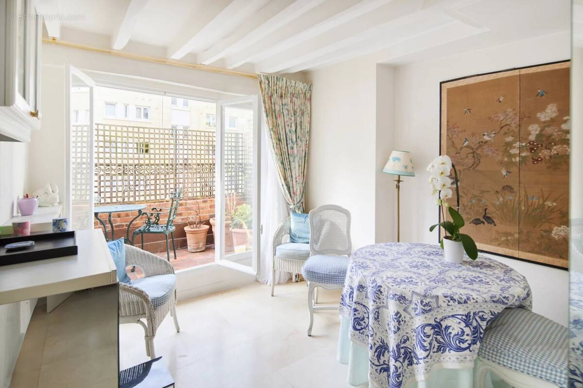 Appartement à PARIS-6E