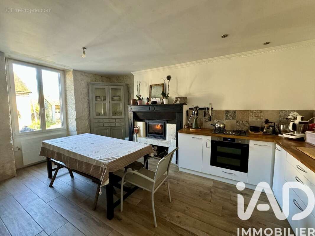 Maison 140 m² à Mareuil  - photo 2