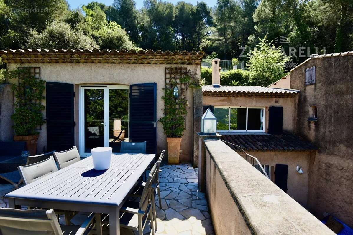 Maison à COLOMARS