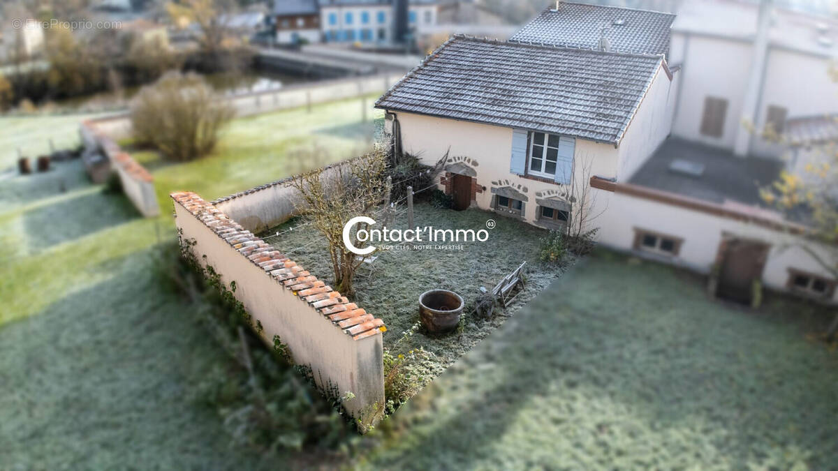 Maison à SAINT-DIER-D&#039;AUVERGNE