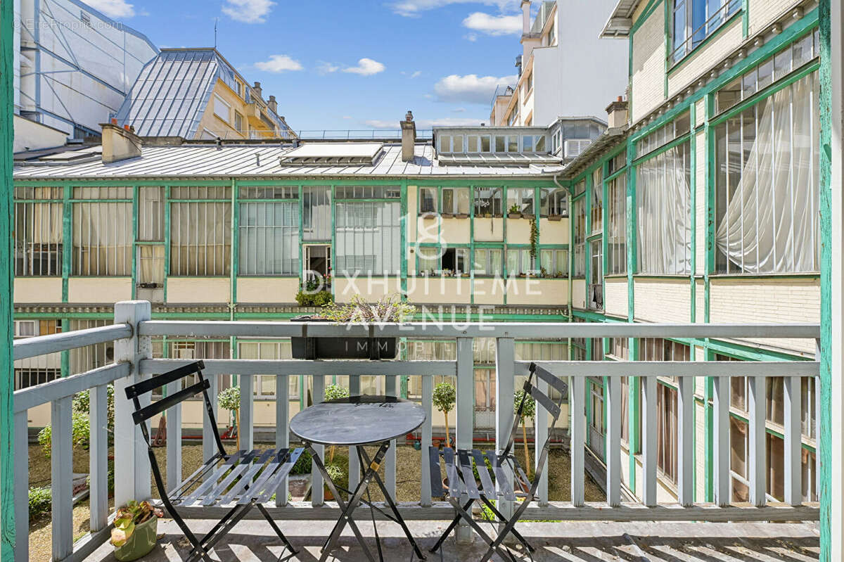 Rue des Sablons, 2ème étage, appartement avec mezzanine et balcon - photo 2