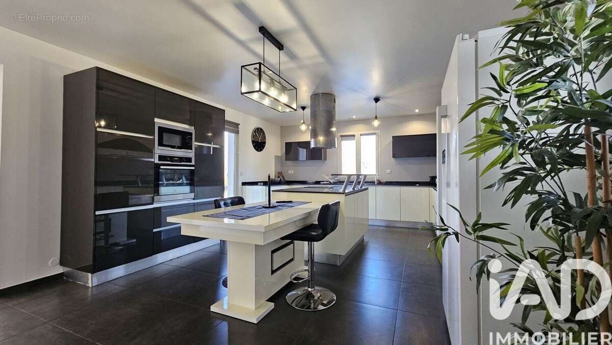 Maison 203 m² à Sames  - photo 9