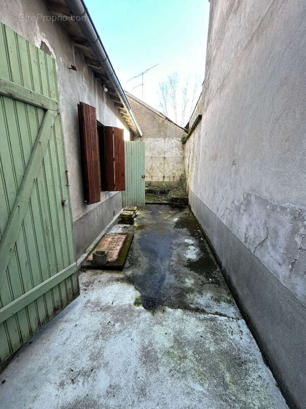 Appartement à CHARMES