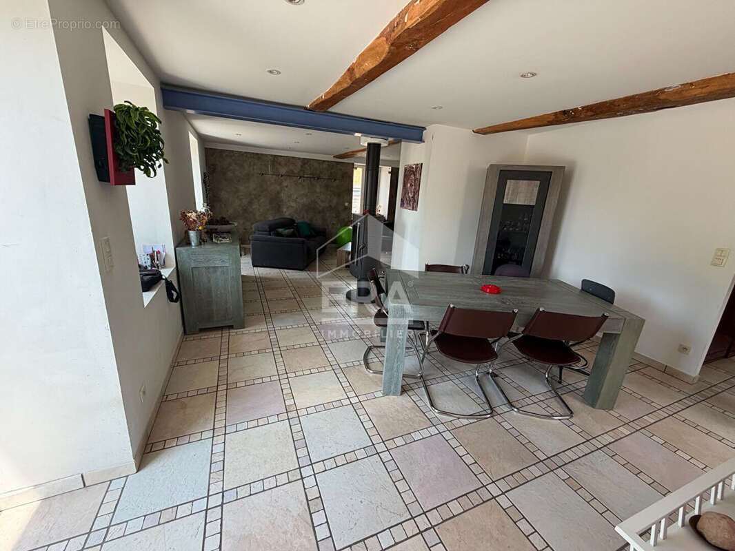 Maison à MONTFERRAT