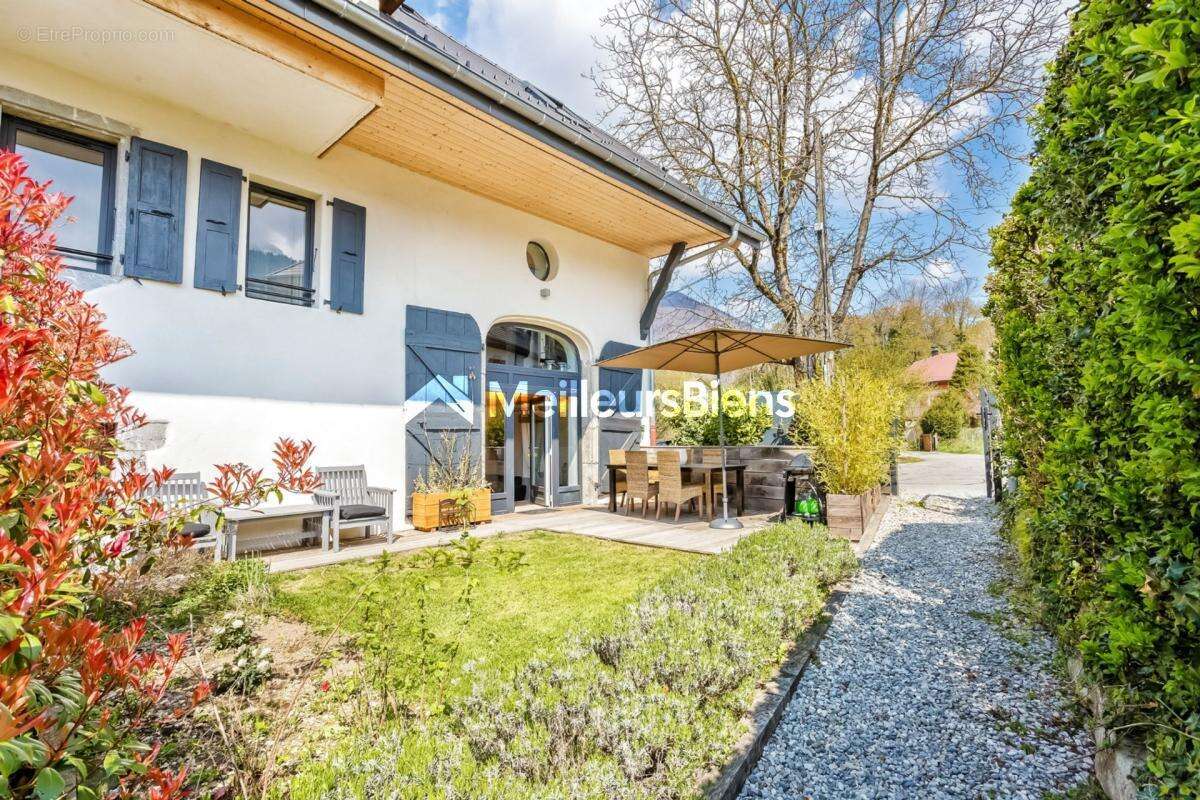 Appartement à TALLOIRES