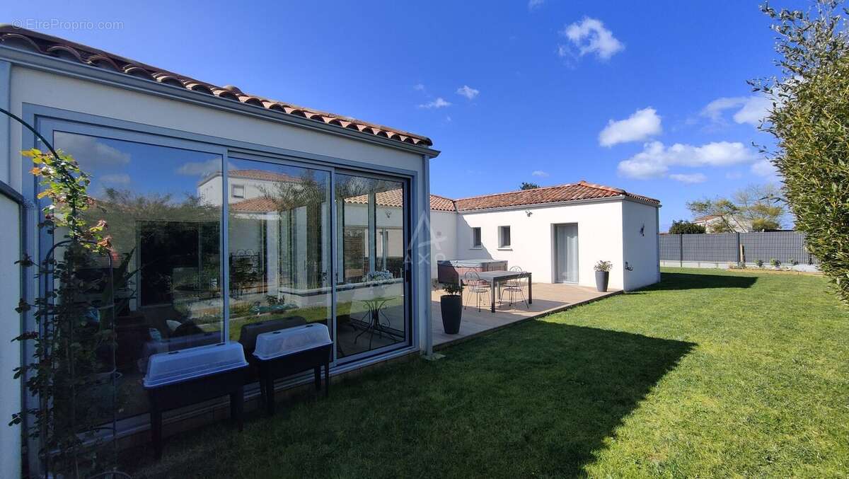 Maison à SAINT-VINCENT-SUR-JARD