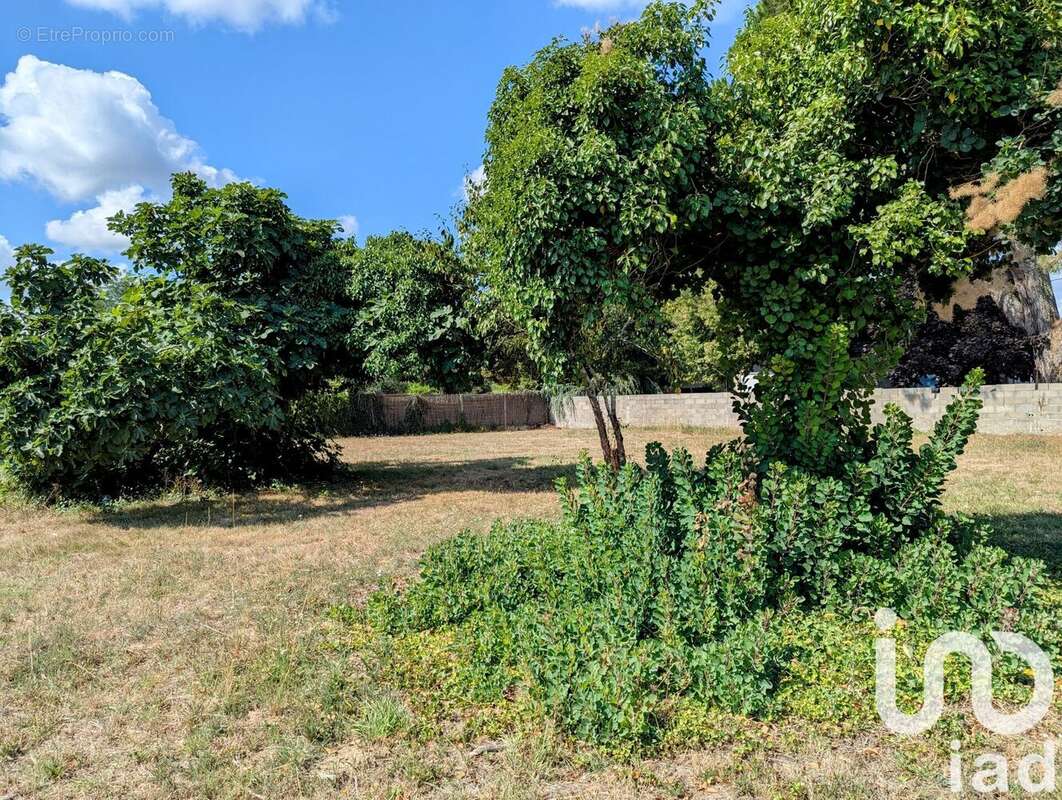 Terrain 730 m² à Gours  - photo 4