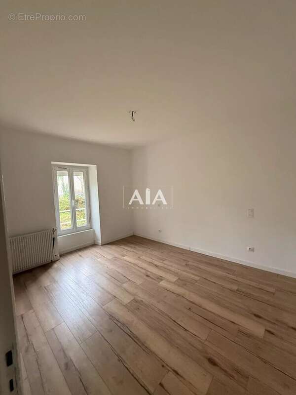 Maison à MAGNAC-SUR-TOUVRE