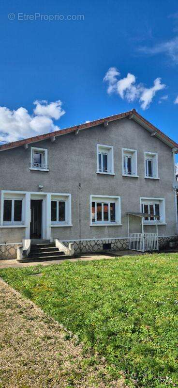 Maison à CHATELLERAULT