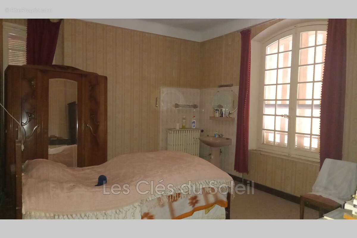 Maison 250 m² à Toulon  - photo 4