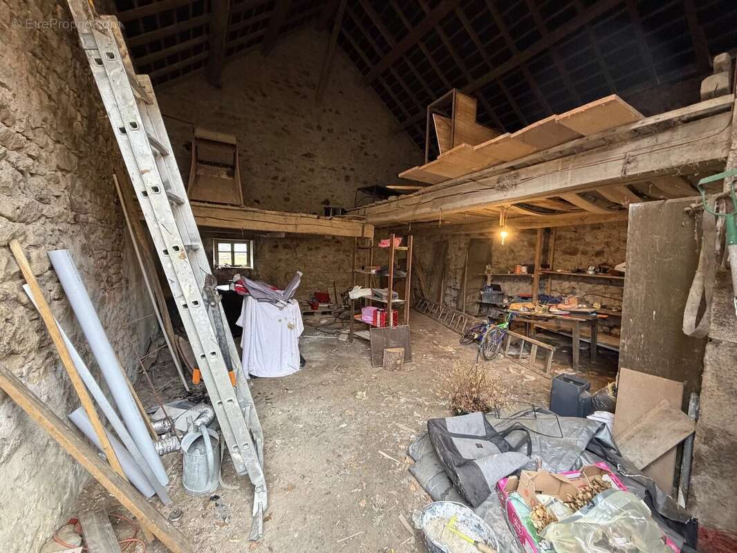 Maison à DUN-LES-PLACES