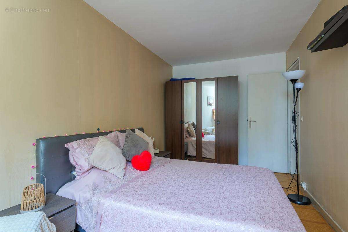 SEVRAN - Appartement de type T4 de 77 m²  avec Balcon et Loggia - photo 11