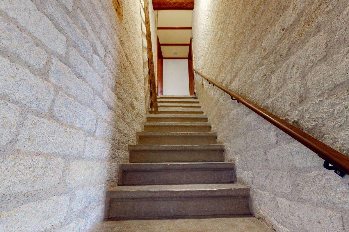 Appartement à SAINT-JEAN-DE-VEDAS