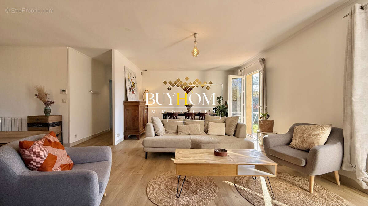 Maison à L'ISLE-SUR-LA-SORGUE