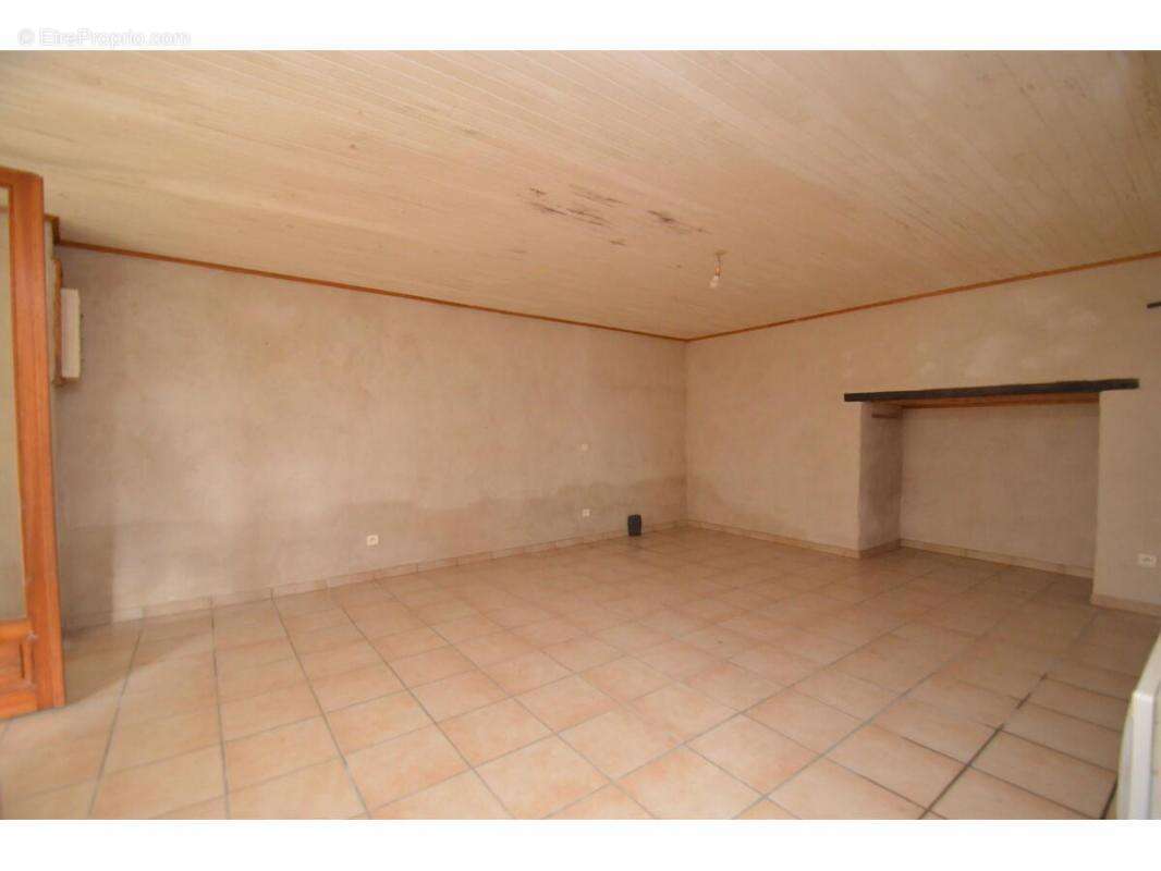 Appartement à CASTELNAU-D&#039;AUZAN