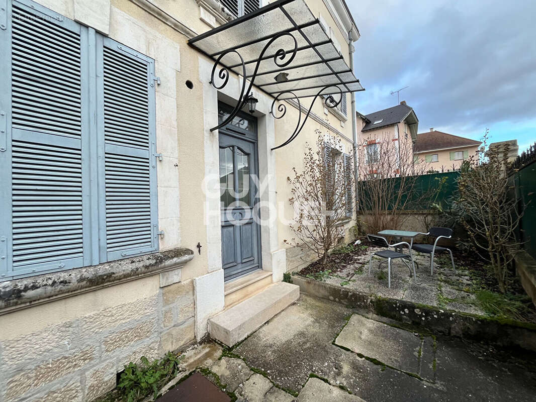 Appartement à MONETEAU