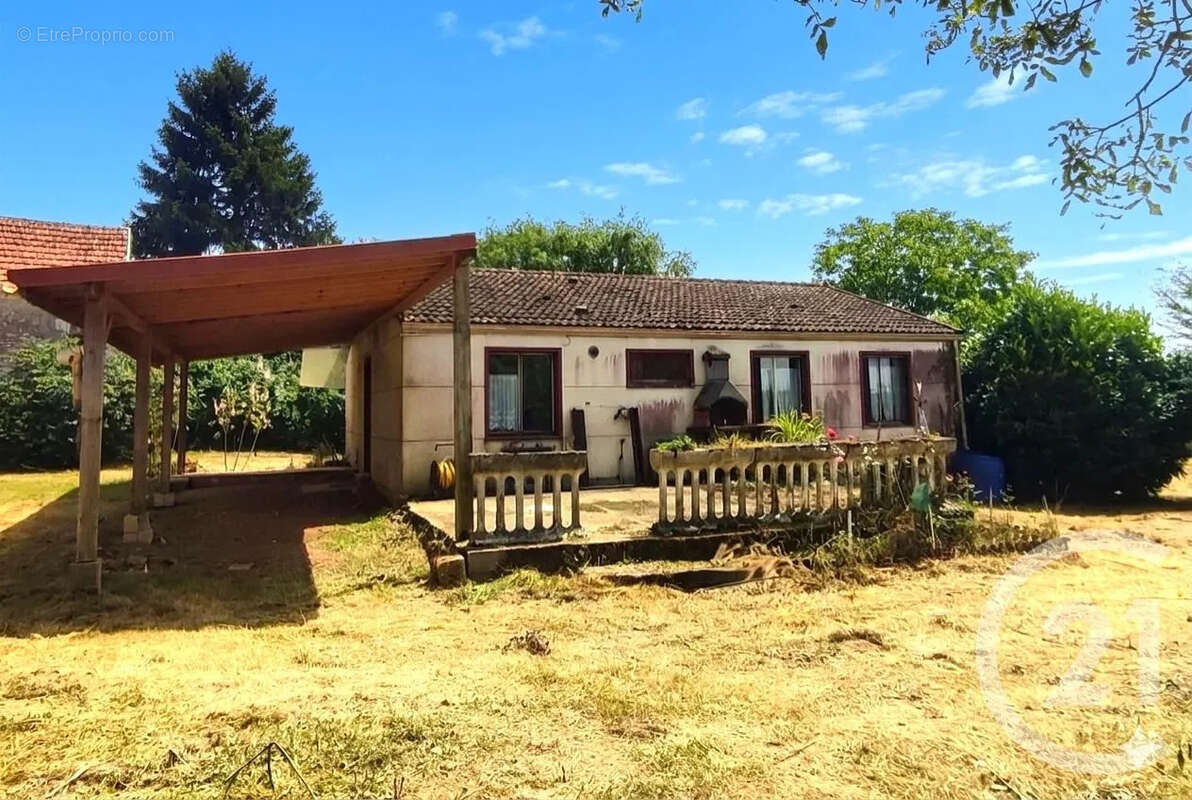 Maison à SUILLY-LA-TOUR