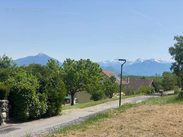 Terrain à VETRAZ-MONTHOUX