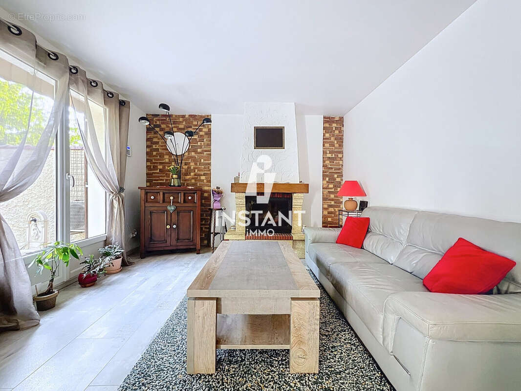 Maison à THIAIS