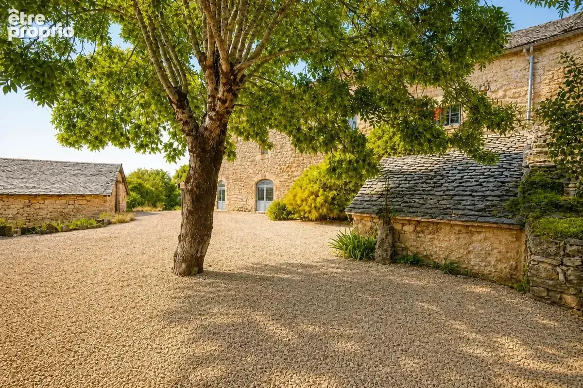 Maison de 11 pièces de 185 m² + 335 m2 de dépendance à La Tieule - photo 11