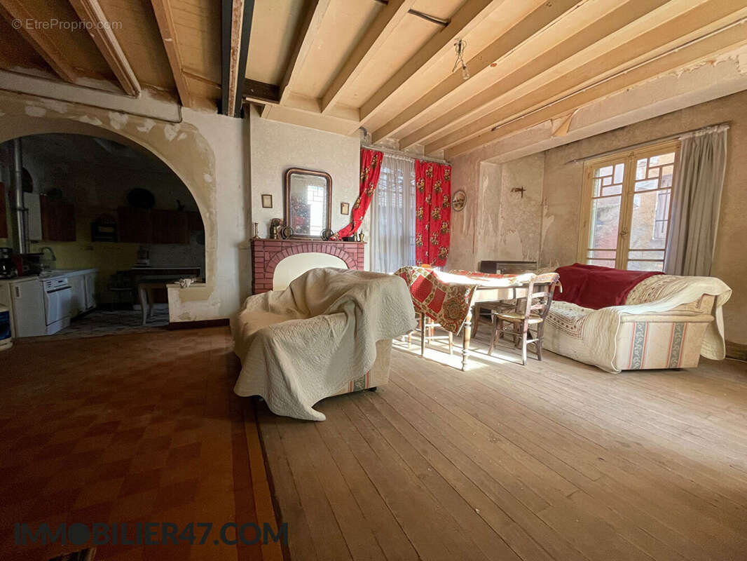 Maison à CASTELMORON-SUR-LOT