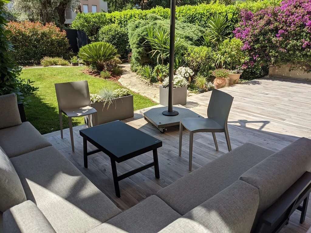 Appartement à SAINT-LAURENT-DU-VAR