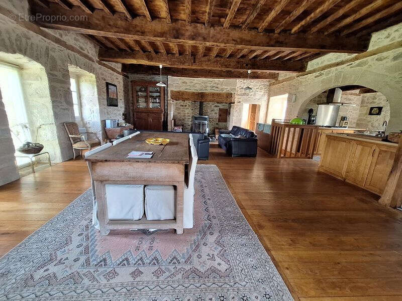 Maison à SOUSCEYRAC