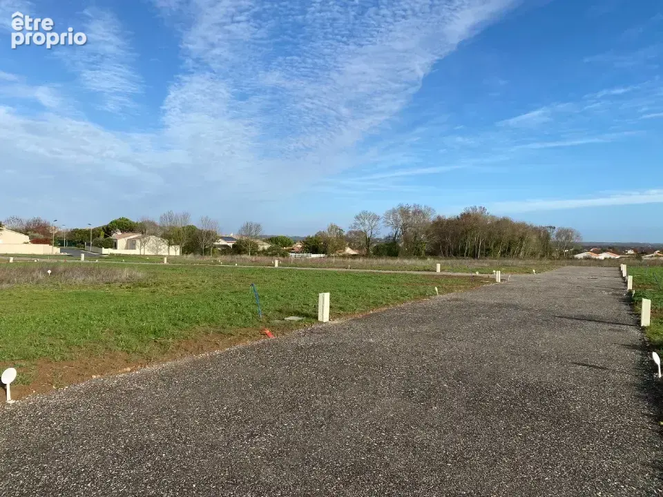 Terrain 353 m² à Port-Des-Barques  - photo 2